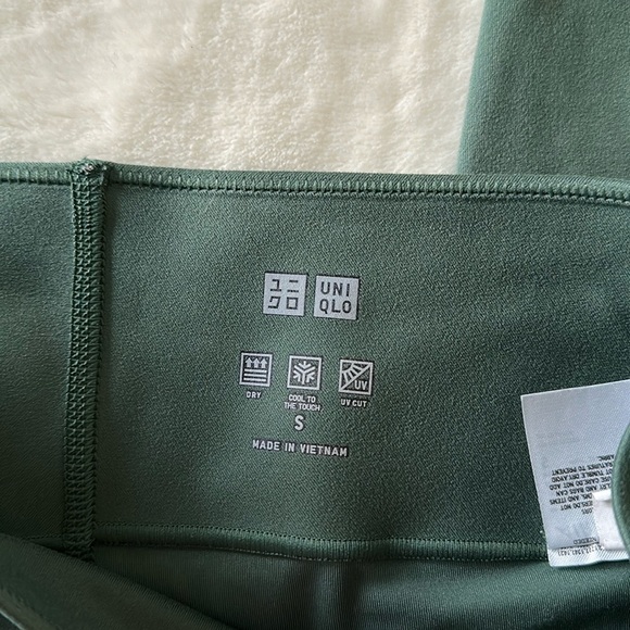 Uniqlo Green Leggings High-Waisted Slim Fit - Picture 2 of 11